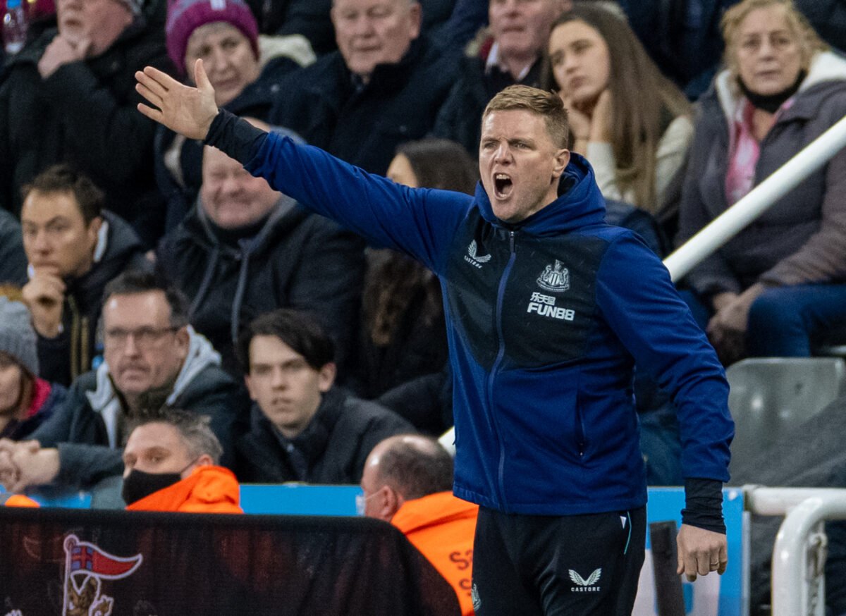 NEWCASTLE-UPON-TYNE, ENGLAND - Tuesday, February 8, 2022: Newcastle United's manager Eddie Howe during the FA Premier League match between Newcastle United FC and Everton FC at St. James’ Park. (Pic by David Rawcliffe/Propaganda)