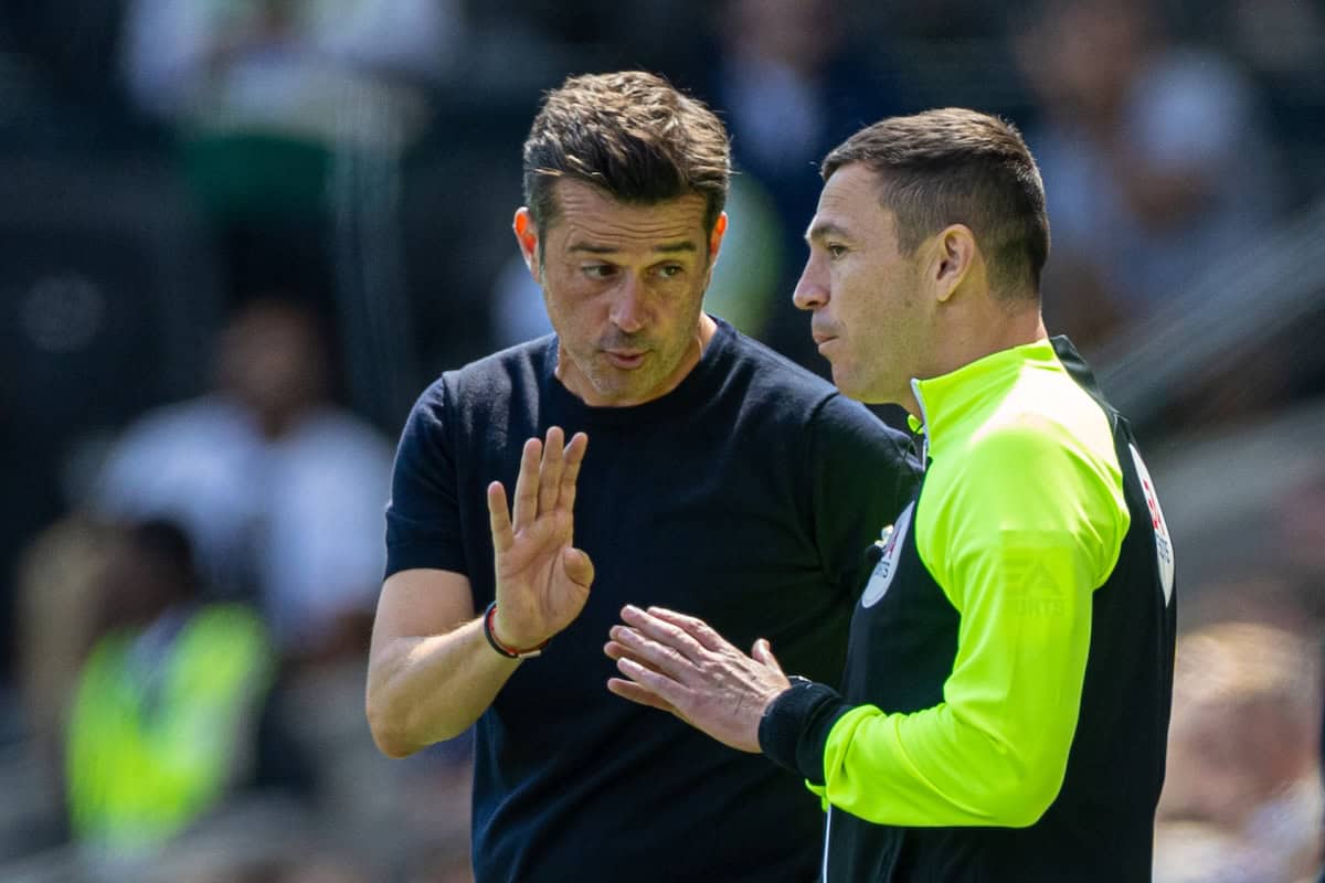 LONDON, ENGLAND - Saturday, August 6, 2022: Fulham's manager Marco Silva speaks with the fourth official Tony Harrington during the FA Premier League match between Fulham FC and Liverpool FC at Craven Cottage. The game ended in a 2-2 draw. (Pic by David Rawcliffe/Propaganda)