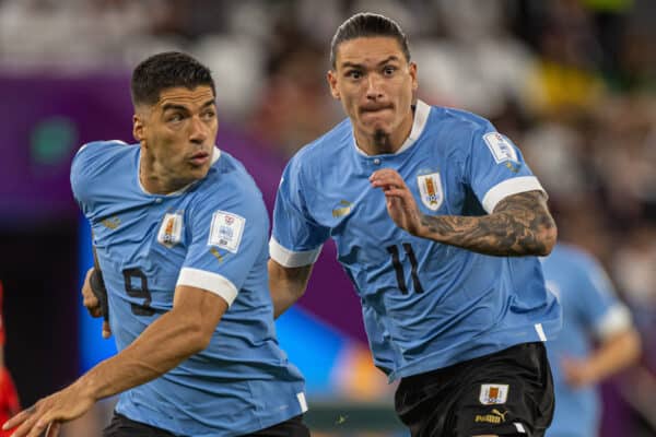 DOHA, QATAR - Thursday, November 24, 2022: Uruguay's Darwin Núñez (R) and Luis Suárez during the FIFA World Cup Qatar 2022 Group H match between Uruguay and South Korea at the Education City Stadium. The game ended in a goal-less draw. (Pic by David Rawcliffe/Propaganda)