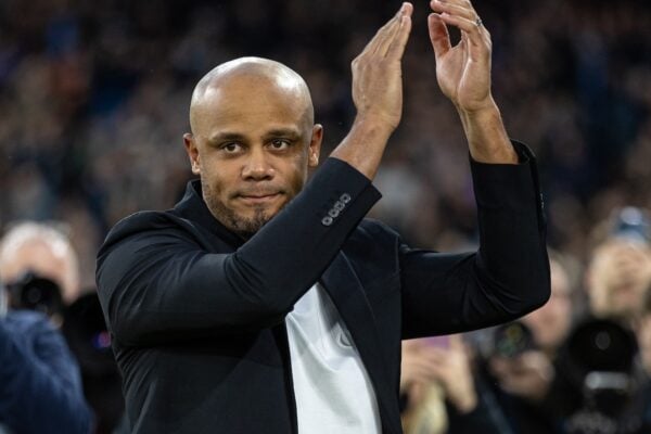 MANCHESTER, ENGLAND - Saturday, March 18, 2023: Burnley's manager Vincent Kompany applauds the supporters before the FA Cup Quarter-Final match between Manchester City FC and Burnley FC at the City of Manchester Stadium. Man City won 6-0. (Pic by David Rawcliffe/Propaganda)