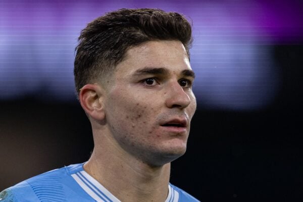 MANCHESTER, ENGLAND - Saturday, December 30, 2023: Manchester City's Julián Álvarez, wearing the FIFA Club World Cup golden badge, during the FA Premier League match between Manchester City FC and Sheffield United FC at the City of Manchester Stadium. Man City won 2-0. (Photo by David Rawcliffe/Propaganda)