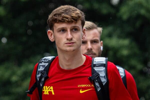 COLUMBIA - Sabato 3 agosto 2024: Tyler Morton del Liverpool arriva prima di una partita amichevole pre-campionato tra Liverpool FC e Manchester United FC al Williams-Brice Stadium nell'undicesimo giorno del tour pre-campionato del club negli USA. Il Liverpool ha vinto 3-0. (Foto di David Rawcliffe/Propaganda)