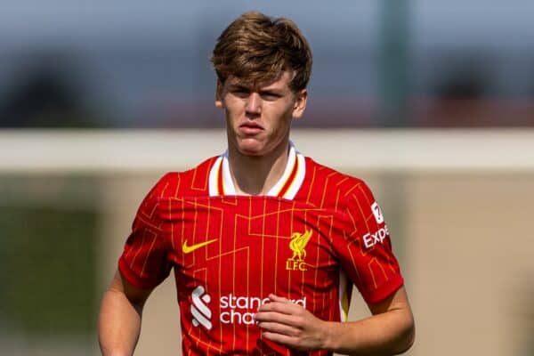 KIRKBY, INGHILTERRA - sabato 24 agosto 2024: Joe Bradshaw di Liverpool durante la partita Under-18 della Premier League North tra gli Under-18 del Liverpool FC e gli Under-18 del Middlesbrough FC alla Liverpool Academy. Il Middlesbrough ha vinto 3-2. (Foto di David Rawcliffe/Propaganda)