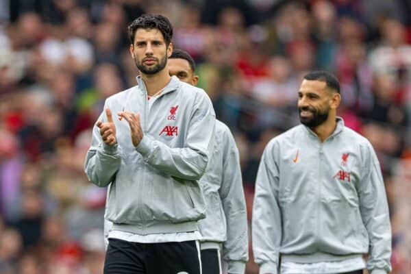 MANCHESTER, ENGLAND - Sunday, September 1, 2024: Liverpool's Dominik Szoboszlai applauds the supporters before the FA Premier League match between Manchester United FC and Liverpool FC at Old Trafford. Liverpool won 3-0. (Photo by David Rawcliffe/Propaganda)