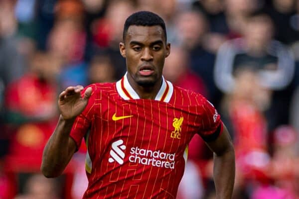 LIVERPOOL, INGHILTERRA - Sabato 14 settembre 2024: Ryan Gravenberch di Liverpool durante la partita della fa Premier League tra il Liverpool FC e il Nottingham Forest FC ad Anfield. Il Notts Forest ha vinto 1-0. (Foto di David Rawcliffe/Propaganda)