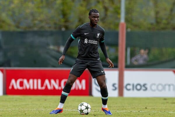 MILANO, ITALIA - Martedì 17 settembre 2024: Amara Nallo del Liverpool durante la partita della giornata 1 della UEFA Youth League tra l'AC Milan Under-19 e il Liverpool FC Under-19 al Centro Sportivo Vismara. La partita è finita 0-0. (Foto di David Rawcliffe/Propaganda)