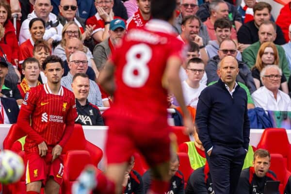 LIVERPOOL, INGHILTERRA - Sabato 21 settembre 2024: l'allenatore del Liverpool Arne Slot durante la partita della FA Premier League tra Liverpool FC e AFC Bournemouth ad Anfield. Il Liverpool ha vinto 3-0. (Foto di David Rawcliffe/Propaganda)