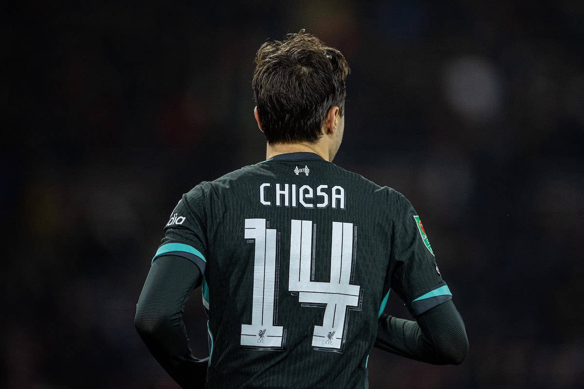 SOUTHAMPTON, ENGLAND - Tuesday, December 17, 2024: Liverpool's number fourteen Federico Chiesa during the Football League Cup Quarter-Final match between Southampton FC and Liverpool FC at St Mary's Stadium. (Photo by David Rawcliffe/Propaganda)