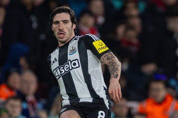 LONDON, ENGLAND - Tuesday, January 7, 2025: Newcastle United's Sandro Tonali during the Football League Cup Semi-Final 1st Leg match between Arsenal FC and Newcastle United FC at the Emirates Stadium. Newcastle won 2-0. (Photo by David Rawcliffe/Propaganda)