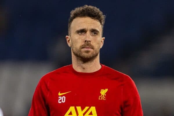 PARIS, FRANCE - Wednesday, March 5, 2025: Liverpool's Diogo Jota during the pre-match warm-up before the UEFA Champions League Round of 16 1st Leg game between Paris Saint-Germain and Liverpool FC at the Parc des Princes. Liverpool won 1-0. (Photo by David Rawcliffe/Propaganda)