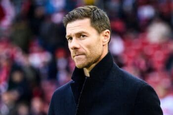 Stuttgart, Germany. 10th Dec, 2023. Soccer: Bundesliga, VfB Stuttgart – Bayer Leverkusen, Matchday 14, MHPArena. Leverkusen coach Xabi Alonso stands in the stadium before the game. Credit: Tom Weller/dpa – IMPORTANT NOTE: In accordance with the regulation