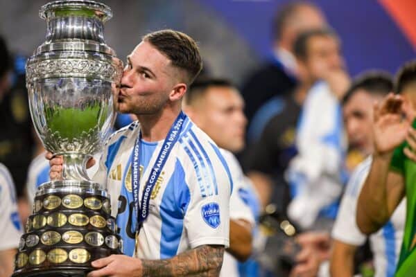 2XHKGTB Miami Gardens, United States. 15th July, 2024. MIAMI GARDENS, UNITED STATES - JULY 15: Alexis Mac Allister of Argentina celebrates with trophy during the CONMEBOL Copa America USA 2024 match between Argentina and Colombia at Hard Rock Stadium on July 15, 2024 in Miami Gardens, United States. (Photo by Pablo Morano/BSR Agency) Credit: BSR Agency/Alamy Live News