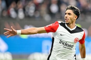 06 October 2024, Hesse, Frankfurt/M.: Soccer: Bundesliga, Eintracht Frankfurt – Bayern Munich, Matchday 6, Deutsche Bank Park, Frankfurt’s Omar Marmoush reacts. IMPORTANT NOTE: In accordance with the regulations of the DFL German Football League and the D