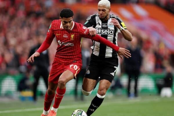 LONDON, ENGLAND - Sunday, March 16, 2025: Liverpool's Jarell Quansah in action against Newcastle's Joelinton during the Football League Cup Final match between Liverpool FC and Newcastle United FC at Wembley Stadium. (Photo by Harry Murphy/Propaganda)