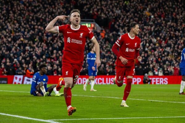 LIVERPOOL, INGHILTERRA - mercoledì 31 gennaio 2024: Diogo Jota di Liverpool festeggia dopo aver segnato il gol di apertura durante la partita della fa Premier League tra Liverpool FC e Chelsea FC ad Anfield. (Foto di David Rawcliffe/Propaganda)