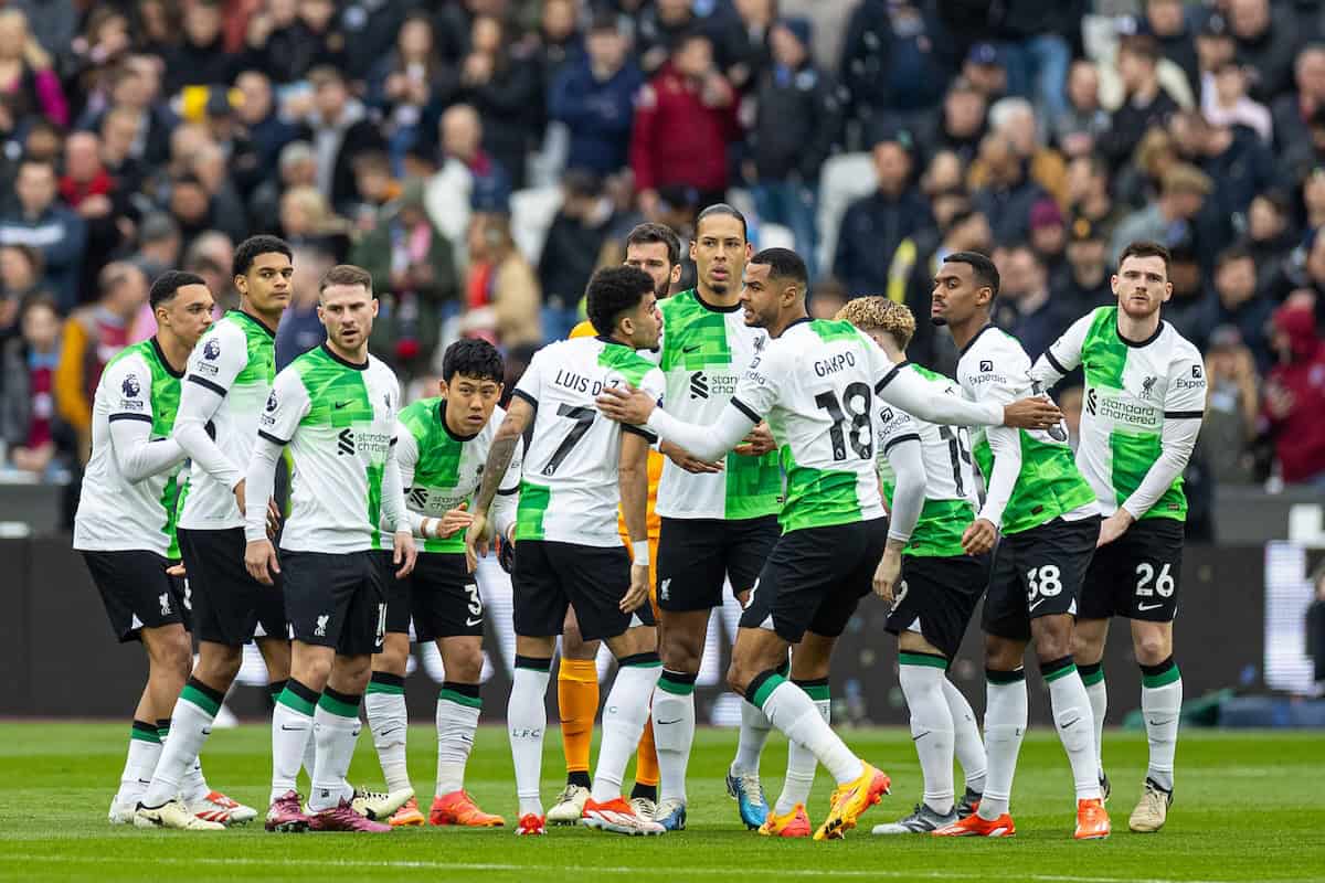 LONDON, ENGLAND - Saturday, April 27, 2024: Liverpool players before the FA Premier League match between West Ham United FC and Liverpool FC at the London Stadium. (Photo by David Rawcliffe/Propaganda)