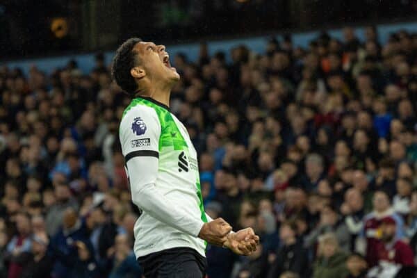 BIRMINGHAM, INGHILTERRA - lunedì 13 maggio 2024: Jarell Quansah di Liverpool festeggia dopo aver segnato il terzo gol durante la partita della FA Premier League tra l'Aston Villa FC e il Liverpool FC a Villa Park. (Foto di David Rawcliffe/Propaganda)