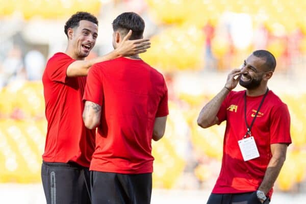 PITTSBURGH - Friday, July 26, 2024: Liverpool's Curtis Jones, Dominik Szoboszlai and Mohamed Salah before a pre-season friendly match between Liverpool and Real Betis Balompié at the Acrisure Stadium on day three of the club's pre-season tour of the USA. (Photo by David Rawcliffe/Propaganda)