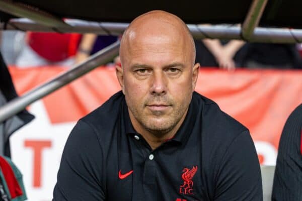 COLUMBIA - Sabato 3 agosto 2024: l'allenatore del Liverpool Arne Slot prima di un'amichevole pre-campionato tra Liverpool FC e Manchester United FC allo stadio Williams-Brice, nell'undicesimo giorno del tour pre-campionato del club negli Stati Uniti. (Foto di David Rawcliffe/Propaganda)