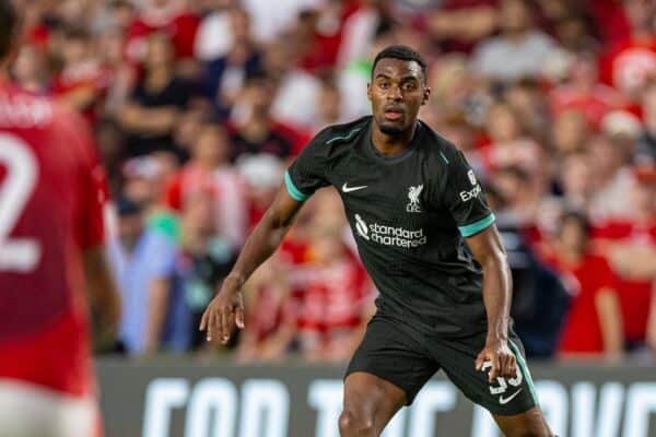 COLUMBIA - Sabtu, 3 Agustus 2024: Pemain Liverpool Ryan Gravenberch selama pertandingan persahabatan pramusim antara Liverpool FC dan Manchester United FC di Stadion Williams-Brice pada hari kesebelas tur pramusim klub di Amerika Serikat. (Foto oleh David Rawcliffe/Propaganda)