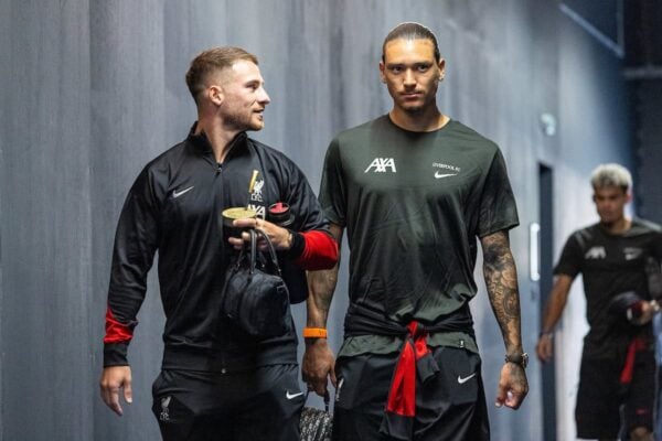 IPSWICH, ENGLAND - Saturday, August 17, 2024: Liverpool's Alexis Mac Allister (L) and Darwin Núñez arrive before the FA Premier League match between Ipswich Town FC and Liverpool FC at Portman Road. (Photo by David Rawcliffe/Propaganda)