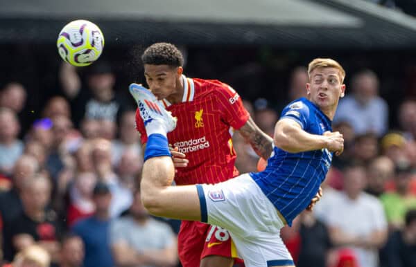 IPSWICH, ENGLAND - Saturday, August 17, 2024: Liverpool's Jarell Quansah (L) challenges for a header with Ipswich Town's Liam Delap during the FA Premier League match between Ipswich Town FC and Liverpool FC at Portman Road. (Photo by David Rawcliffe/Propaganda)