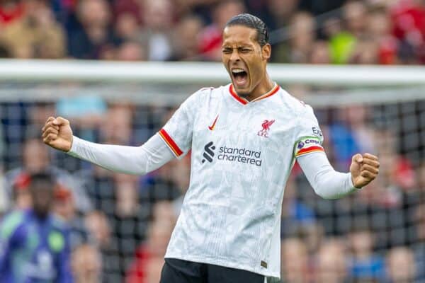 MANCHESTER, INGHILTERRA - Domenica 1 settembre 2024: il capitano del Liverpool Virgil van Dijk festeggia il primo gol della sua squadra, ma viene poi annullato, durante la partita della FA Premier League tra Manchester United FC e Liverpool FC all'Old Trafford. (Foto di David Rawcliffe/Propaganda)