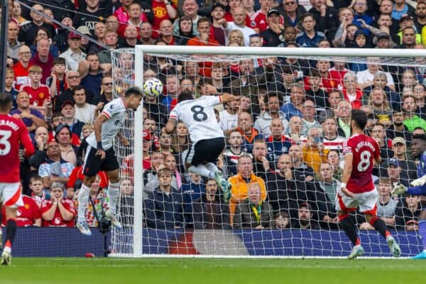 MANCHESTER, ENGLAND - Sunday, September 1, 2024: Liverpool's Luis Díaz scores the first goal during the FA Premier League match between Manchester United FC and Liverpool FC at Old Trafford. (Photo by David Rawcliffe/Propaganda)