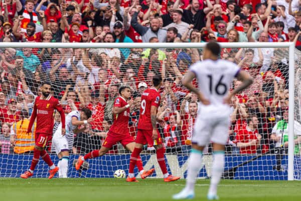 LIVERPOOL, INGHILTERRA - Sabato 21 settembre 2024: Luis Díaz del Liverpool esulta dopo aver segnato il secondo gol durante la partita della FA Premier League tra Liverpool FC e AFC Bournemouth ad Anfield. (Foto di David Rawcliffe/Propaganda)