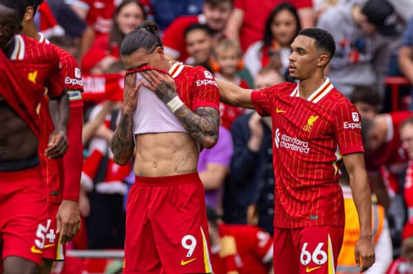 LIVERPOOL, INGHILTERRA - Sabato 21 settembre 2024: Darwin Núñez del Liverpool esulta dopo aver segnato il terzo gol durante la partita di FA Premier League tra Liverpool FC e AFC Bournemouth ad Anfield. (Foto di David Rawcliffe/Propaganda)