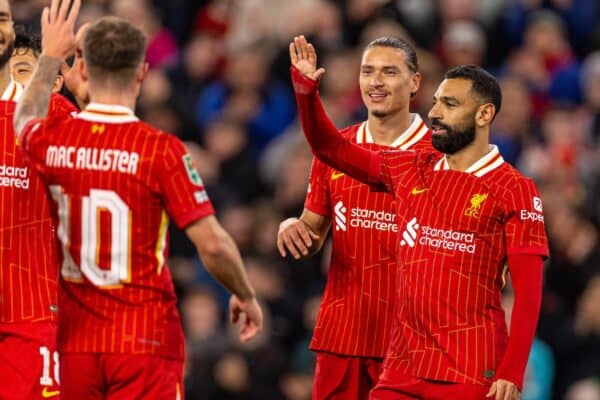 LIVERPOOL, INGHILTERRA - mercoledì 25 settembre 2024: Mohamed Salah di Liverpool festeggia dopo aver segnato il terzo gol della sua squadra durante la partita del terzo round della Football League Cup tra il Liverpool FC e il West Ham United FC ad Anfield. (Foto di Ryan Brown/Propaganda)