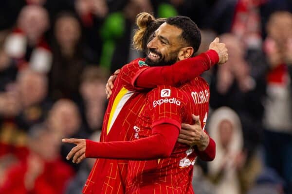 LIVERPOOL, INGHILTERRA - mercoledì 25 settembre 2024: Mohamed Salah di Liverpool festeggia dopo aver segnato il terzo gol della sua squadra durante la partita del terzo round della Football League Cup tra il Liverpool FC e il West Ham United FC ad Anfield. (Foto di Ryan Brown/Propaganda)