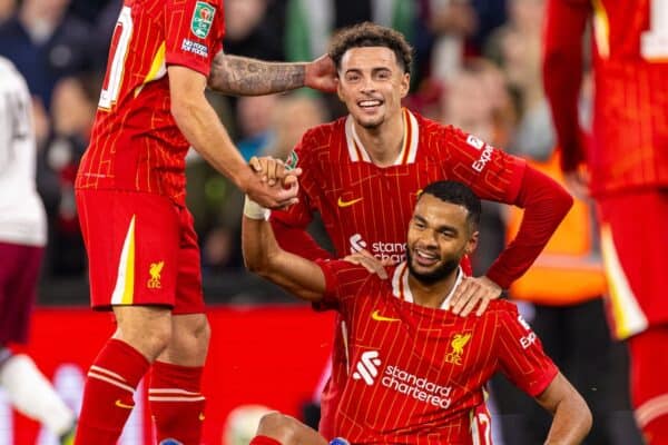 LIVERPOOL, INGHILTERRA - mercoledì 25 settembre 2024: Cody Gakpo di Liverpool festeggia dopo aver segnato il quinto gol durante la terza partita della Football League Cup tra il Liverpool FC e il West Ham United FC ad Anfield. (Foto di Ryan Brown/Propaganda)