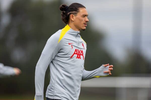 LIVERPOOL, INGHILTERRA - Martedì 1 ottobre 2024: Darwin Núñez del Liverpool durante una sessione di allenamento presso l'AXA Training Center in vista della partita della UEFA Champions League tra Liverpool FC e Bologna FC. (Foto di David Rawcliffe/Propaganda)