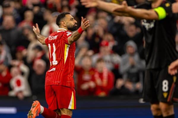 LIVERPOOL, INGHILTERRA - mercoledì 2 ottobre 2024: Mohamed Salah di Liverpool festeggia dopo aver segnato il secondo gol durante la partita della UEFA Champions League tra Liverpool FC e Bologna FC 1909 ad Anfield. (Foto di David Rawcliffe/Propaganda)