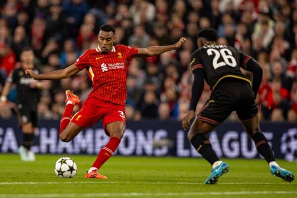 LIVERPOOL, INGHILTERRA - mercoledì 2 ottobre 2024: Ryan Gravenberch di Liverpool durante la partita della UEFA Champions League tra Liverpool FC e Bologna FC 1909 ad Anfield. (Foto di David Rawcliffe/Propaganda)