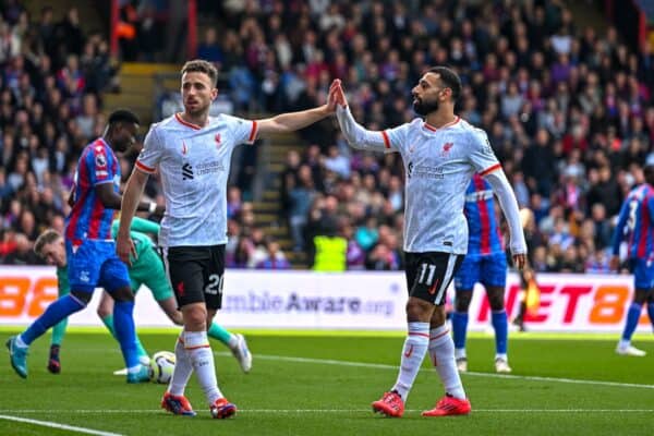 LONDON, ENGLAND - Saturday, October 5, 2024: Liverpool's Diogo Jota (L) celebrates with team-mate Mohamed Salah after scoring the first goal during the FA Premier League match between Crystal Palace FC and Liverpool FC at Selhurst Park. (Photo by David Rawcliffe/Propaganda)