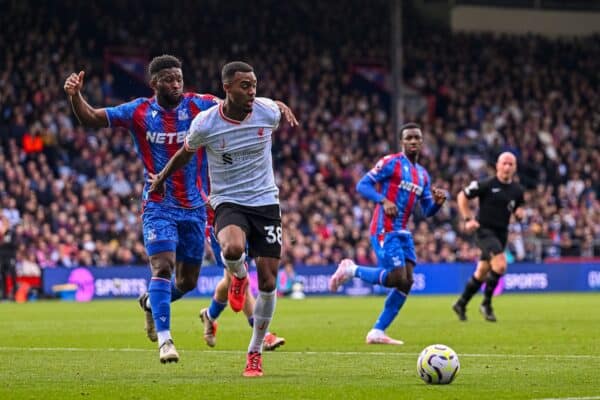 LONDRA, INGHILTERRA - sabato 5 ottobre 2024: Ryan Gravenberch di Liverpool durante la partita della fa Premier League tra il Crystal Palace FC e il Liverpool FC al Selhurst Park. (Foto di David Rawcliffe/Propaganda)