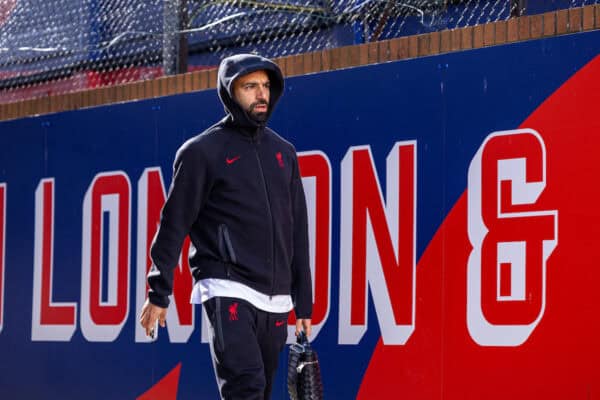 LONDON, ENGLAND - Saturday, October 5, 2024: Liverpool's Mohamed Salah arrives before the FA Premier League match between Crystal Palace FC and Liverpool FC at Selhurt Park. (Photo by David Rawcliffe/Propaganda)