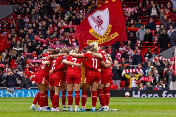 LIVERPOOL, ENGLAND - Sunday, October 13, 2024: Liverpool players form a pre-match huddle before the FA Women’s Super League game between Liverpool FC Women and Manchester City FC Women at Anfield. (Photo by David Rawcliffe/Propaganda)