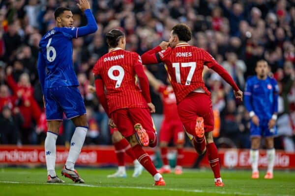 LIVERPOOL, INGHILTERRA - sabato 19 ottobre 2024: Curtis Jones di Liverpool festeggia dopo aver segnato il secondo gol durante la partita della fa Premier League tra Liverpool FC e Chelsea FC ad Anfield. (Foto di David Rawcliffe/Propaganda)