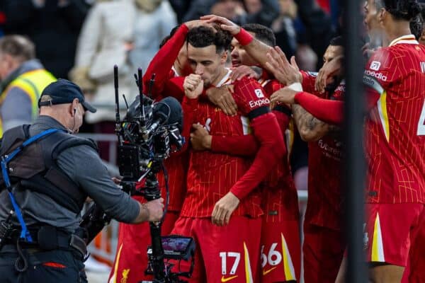 LIVERPOOL, INGHILTERRA - sabato 19 ottobre 2024: Curtis Jones di Liverpool festeggia dopo aver segnato il secondo gol durante la partita della fa Premier League tra Liverpool FC e Chelsea FC ad Anfield. (Foto di David Rawcliffe/Propaganda)