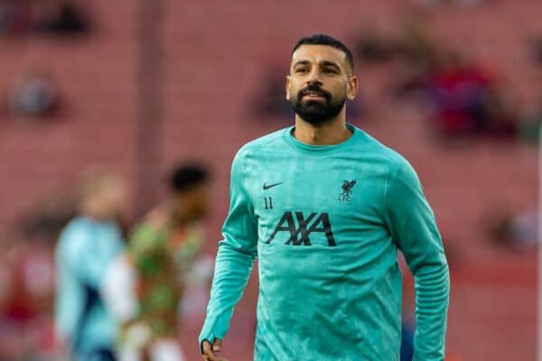 LONDON, ENGLAND - Sunday, October 27, 2024: Liverpool's Mohamed Salah during the pre-match warm-up before the FA Premier League match between Arsenal FC and Liverpool FC at the Emirates Stadium. (Photo by David Rawcliffe/Propaganda)