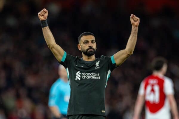 LONDRA, INGHILTERRA - domenica 27 ottobre 2024: Mohamed Salah del Liverpool festeggia dopo aver segnato il secondo gol di pareggio durante la partita della FA Premier League tra l'Arsenal FC e il Liverpool FC all'Emirates Stadium. (Foto di David Rawcliffe/Propaganda)