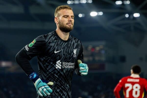 BRIGHTON & HOVE, INGHILTERRA - mercoledì 30 ottobre 2024: Il portiere di Liverpool Vitezslav Jaros durante la partita del 4° round della Football League Cup tra il Brighton & Hove Albion FC e il Liverpool FC all'AMEX Community Stadium. (Foto di David Rawcliffe/Propaganda)