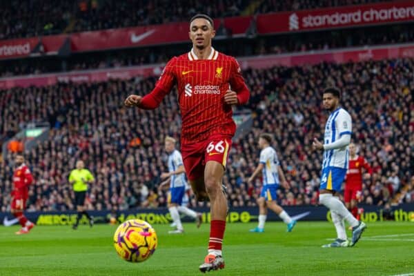 LIVERPOOL, INGHILTERRA - Sabato 2 novembre 2024: Trent Alexander-Arnold di Liverpool durante la partita della fa Premier League tra il Liverpool FC e il Brighton & Hove Albion FC ad Anfield. (Foto di David Rawcliffe/Propaganda)