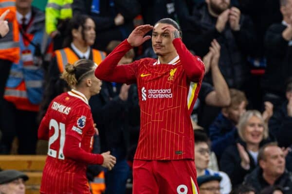 LIVERPOOL, INGHILTERRA - sabato 2 novembre 2024: Darwin Núñez di Liverpool reagisce dopo aver perso un'occasione durante la partita della fa Premier League tra il Liverpool FC e il Brighton & Hove Albion FC ad Anfield. (Foto di David Rawcliffe/Propaganda)