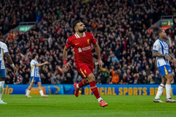 LIVERPOOL, INGHILTERRA - sabato 2 novembre 2024: Mohamed Salah di Liverpool festeggia dopo aver segnato il secondo gol durante la partita della fa Premier League tra il Liverpool FC e il Brighton & Hove Albion FC ad Anfield. (Foto di David Rawcliffe/Propaganda)