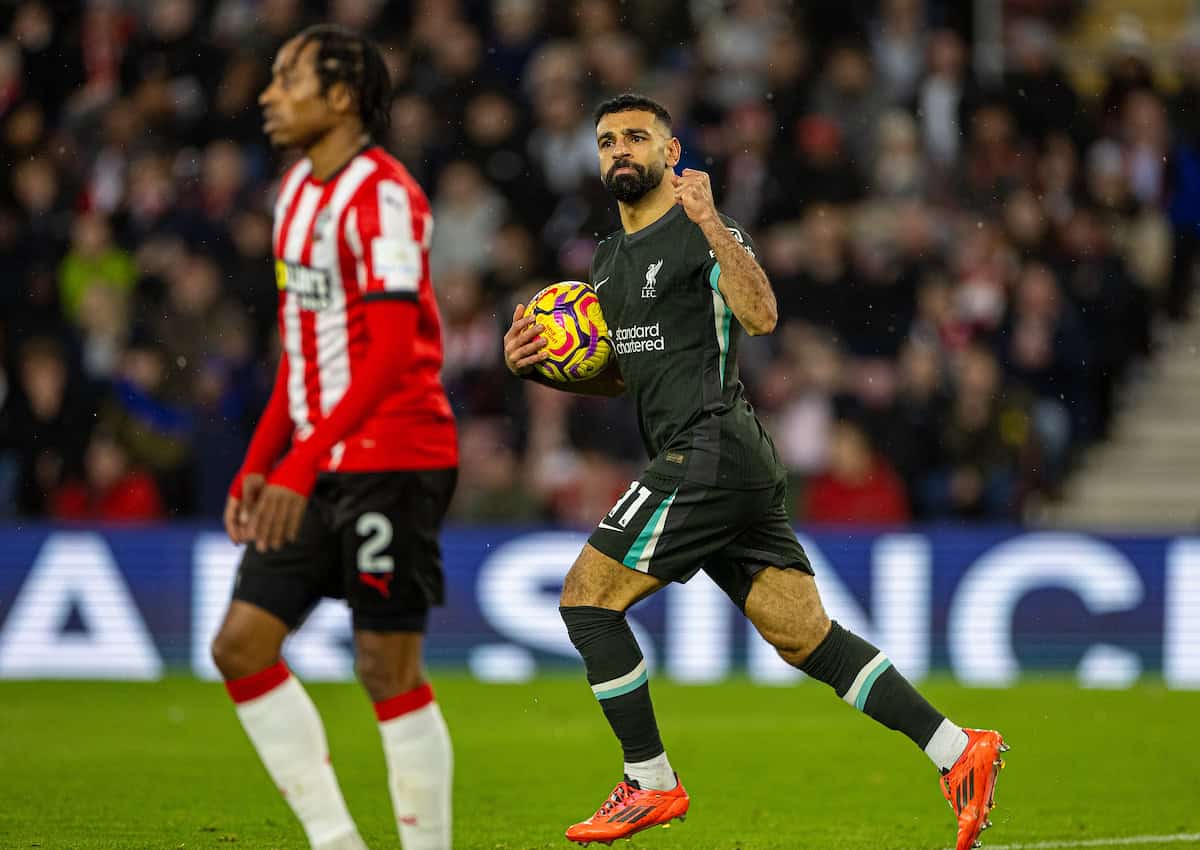 SOUTHAMPTON, ENGLAND - Sunday, November 24, 2024: Liverpool's Mohamed Salah celebrates after scoring his side's second goal during the FA Premier League match between Southampton FC and Liverpool FC at St Mary's Stadium. (Photo by David Rawcliffe/Propaganda)