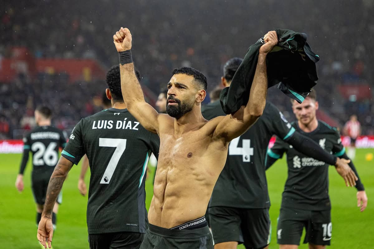 SOUTHAMPTON, ENGLAND - Sunday, November 24, 2024: Liverpool's Mohamed Salah celebrates after scoring the third goal during the FA Premier League match between Southampton FC and Liverpool FC at St Mary's Stadium. (Photo by David Rawcliffe/Propaganda)